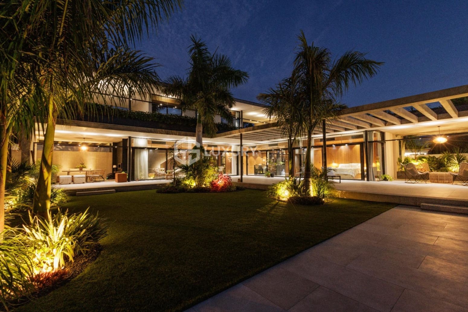 4 Zimmer Villa zu verkaufen in Adeje mit Garage - 5.500.000 € (Ref: 9676149)