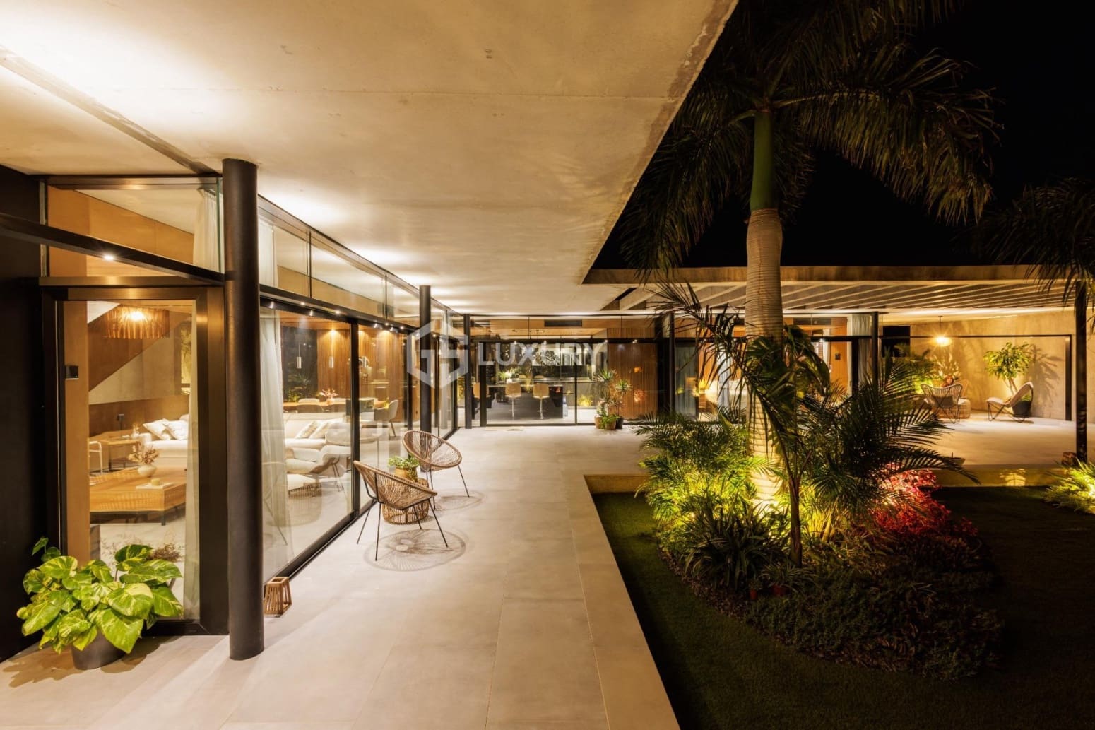 4 Zimmer Villa zu verkaufen in Adeje mit Garage - 5.500.000 € (Ref: 9676149)