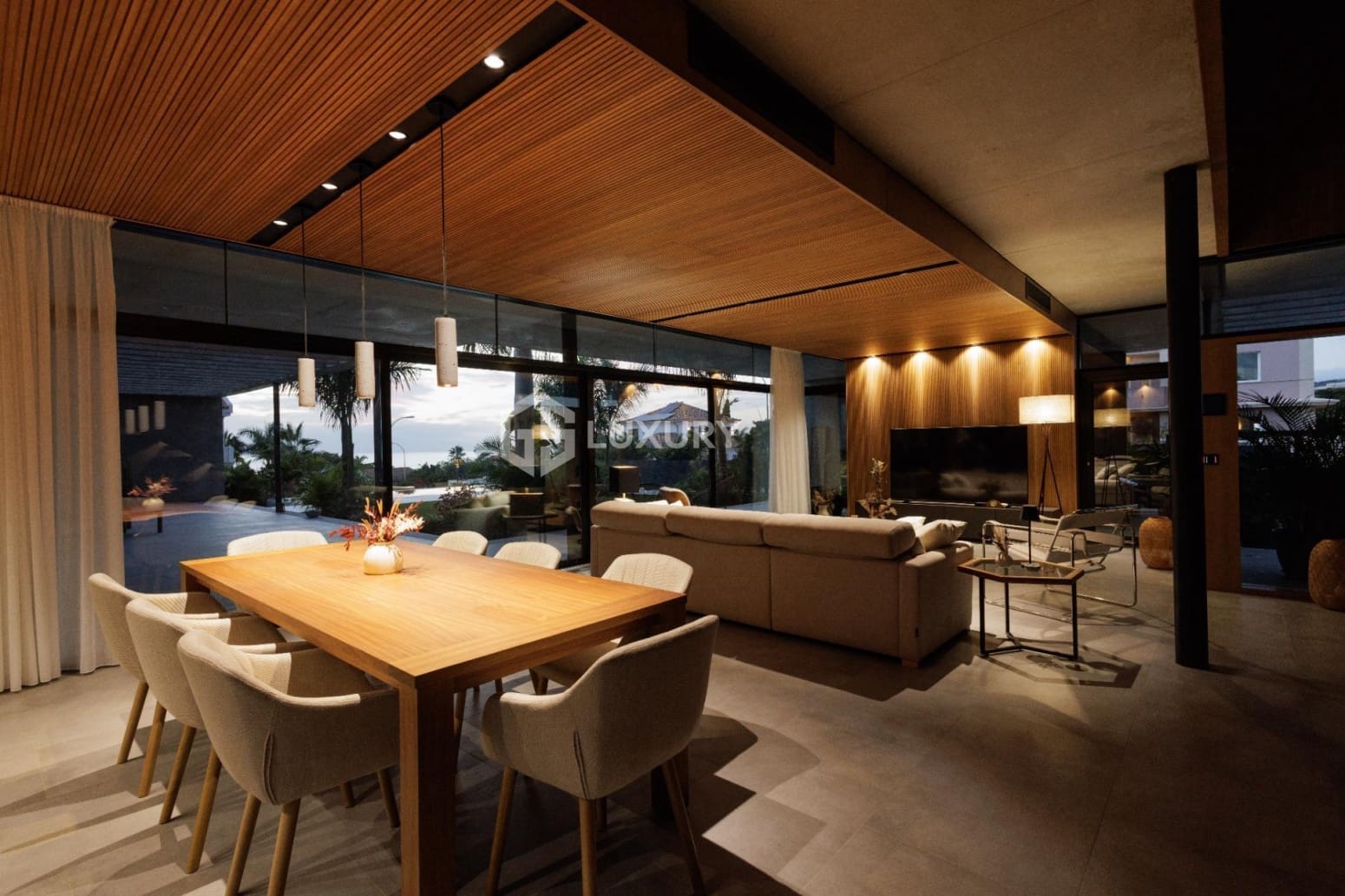 4 Zimmer Villa zu verkaufen in Adeje mit Garage - 5.500.000 € (Ref: 9676149)