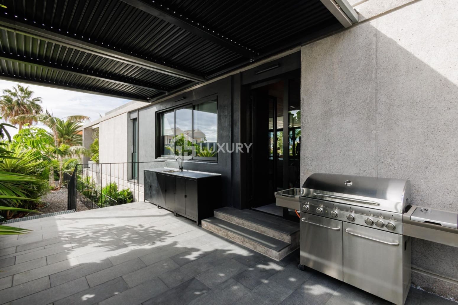 4 Zimmer Villa zu verkaufen in Adeje mit Garage - 5.500.000 € (Ref: 9676149)