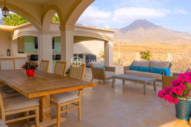 Chalet de 6 habitaciones en La Caleta Adeje, Adeje en venta con garaje - 5.950.000 € (Ref: 9676153)