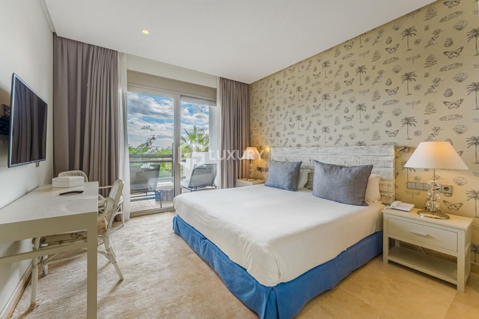 2 bedroom Flat for sale in Guia de Isora with garage - € 720,000 (Ref: 9676156)