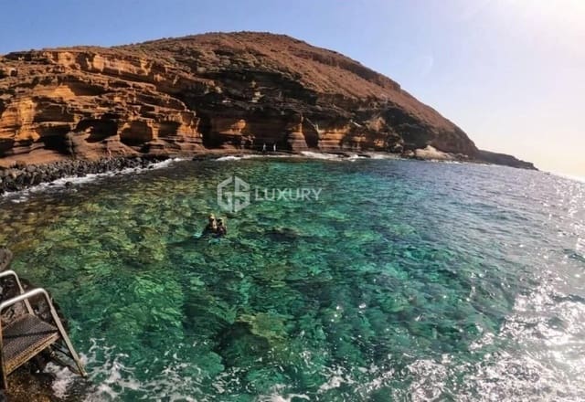 Solar/Parcela en Costa del Silencio, Arona en venta - 7.000.000 € (Ref: 9676157)