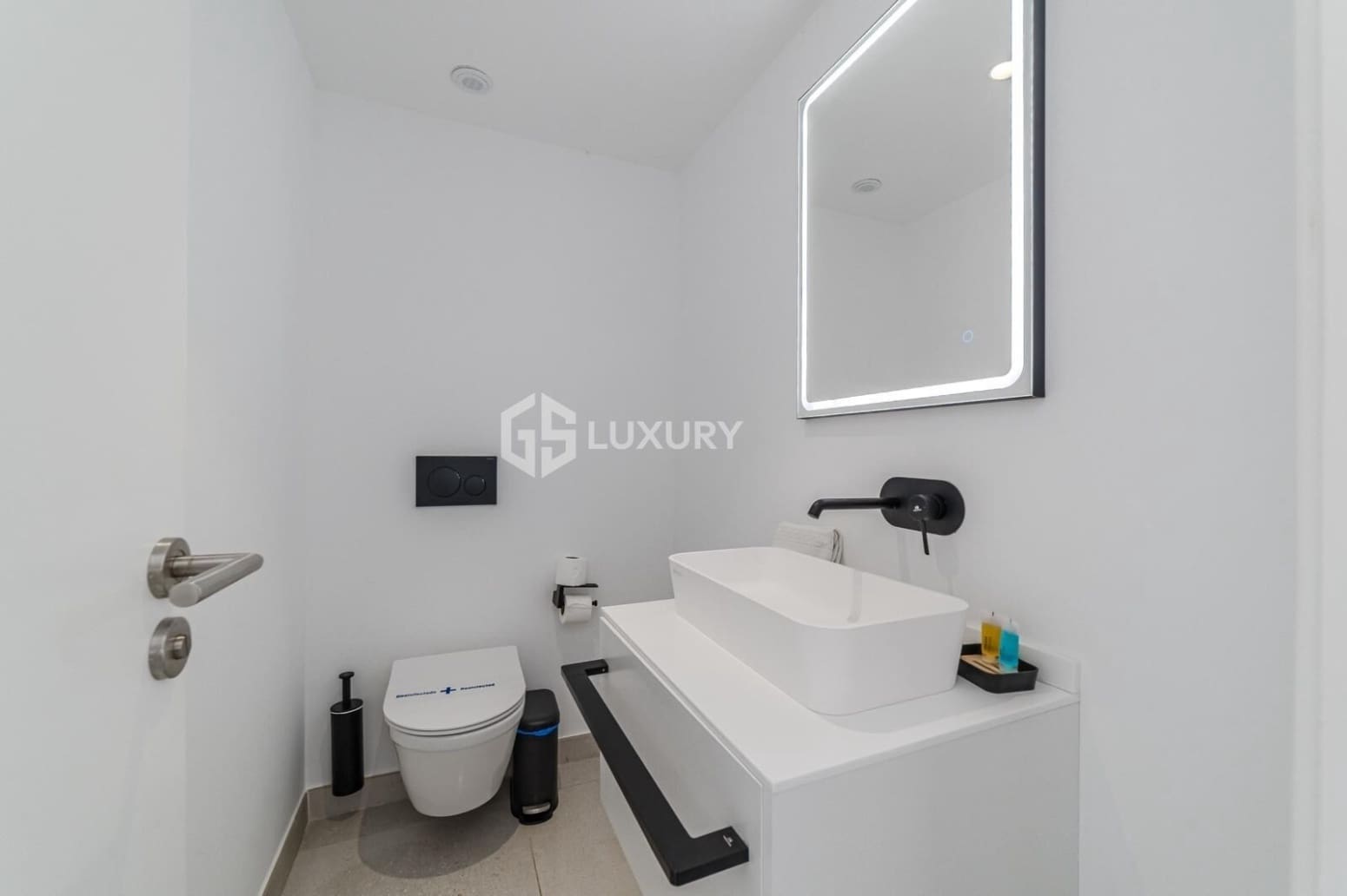 3 makuuhuone Huvila myytävänä paikassa Adeje mukana 
autotalli - 1 595 000 € (Ref: 9676158)