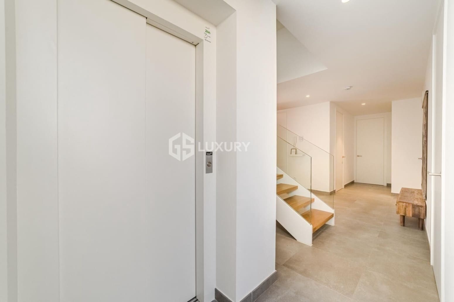 3 bedroom Villa for sale in Adeje with garage - € 1,595,000 (Ref: 9676158)