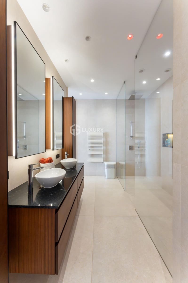 6 bedroom Villa for sale in Adeje with garage - € 5,900,000 (Ref: 9676159)