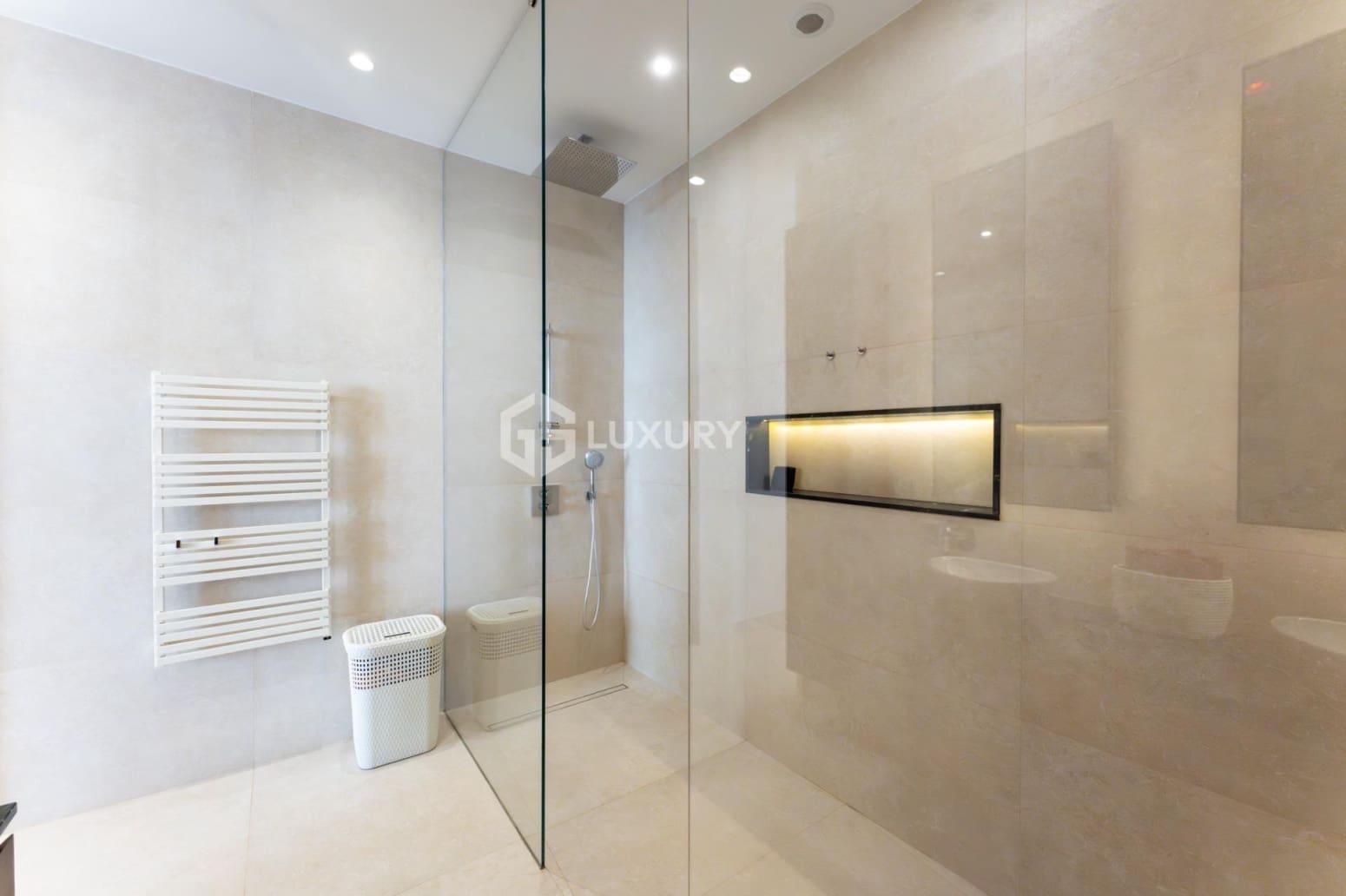 6 bedroom Villa for sale in Adeje with garage - € 5,900,000 (Ref: 9676159)