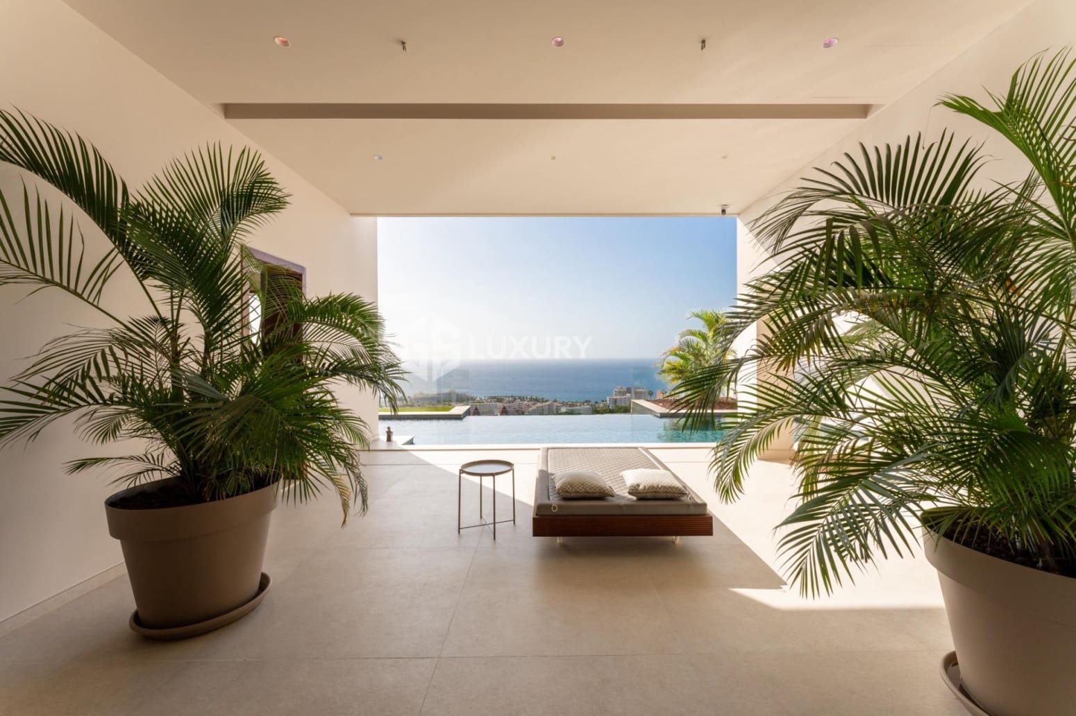 6 bedroom Villa for sale in Adeje with garage - € 5,900,000 (Ref: 9676159)