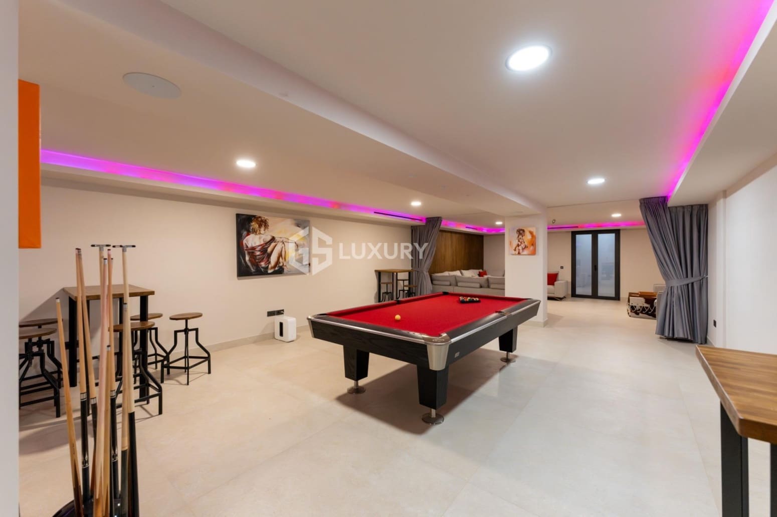 6 bedroom Villa for sale in Adeje with garage - € 5,900,000 (Ref: 9676159)