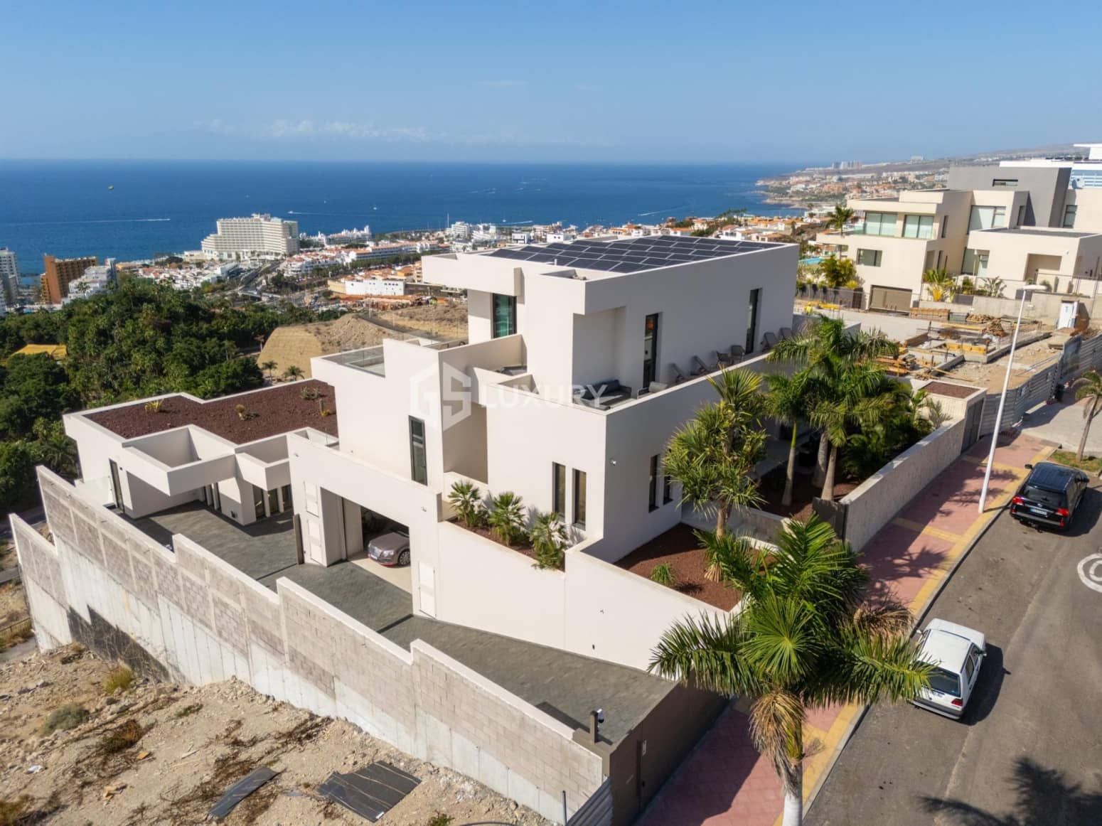 6 bedroom Villa for sale in Adeje with garage - € 5,900,000 (Ref: 9676159)