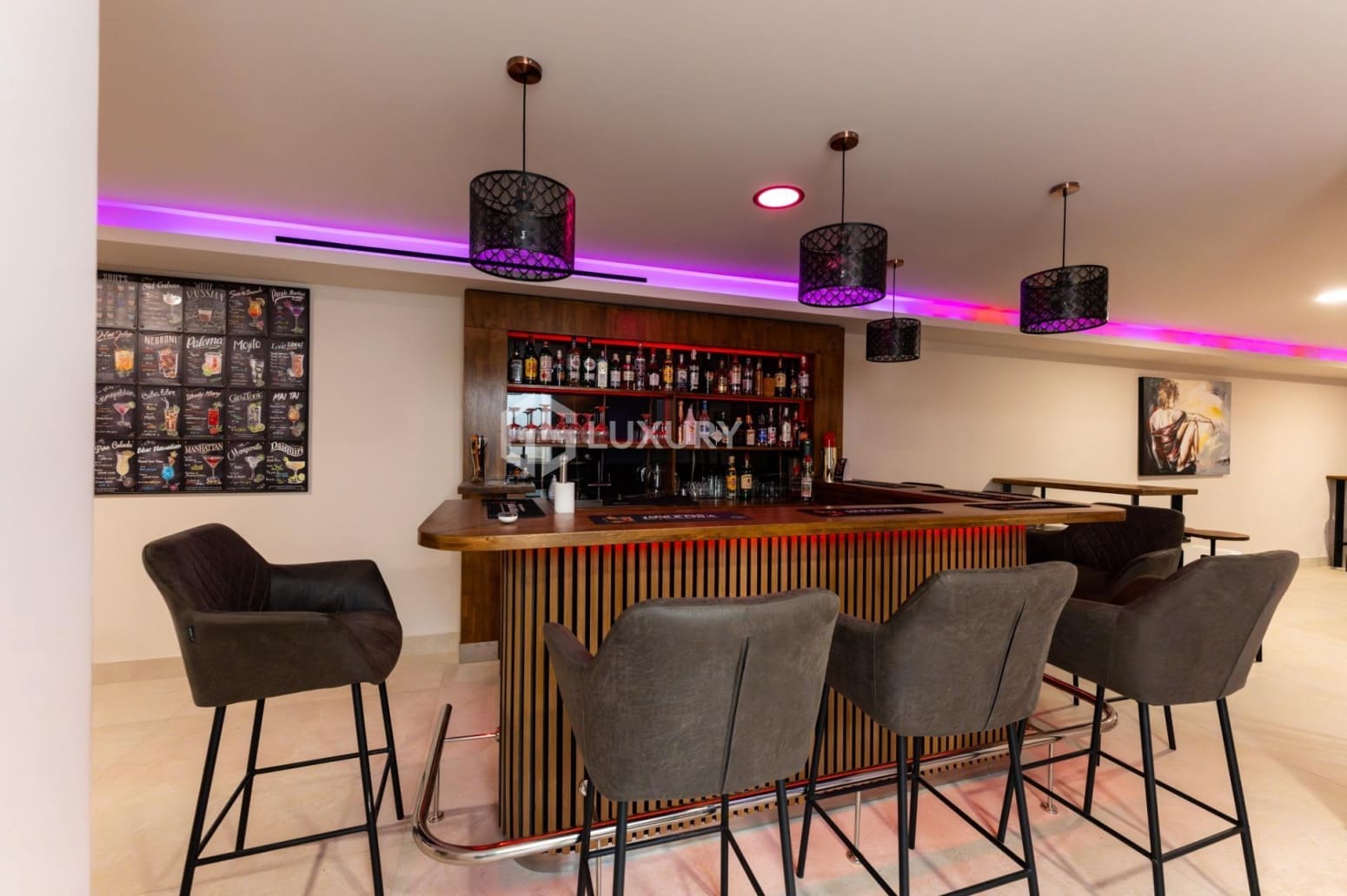 6 makuuhuone Huvila myytävänä paikassa Adeje mukana 
autotalli - 5 900 000 € (Ref: 9676159)