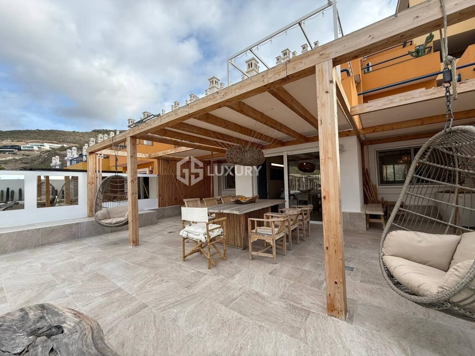 2 makuuhuone Asunto myytävänä paikassa Adeje mukana 
autotalli - 449 000 € (Ref: 9676160)