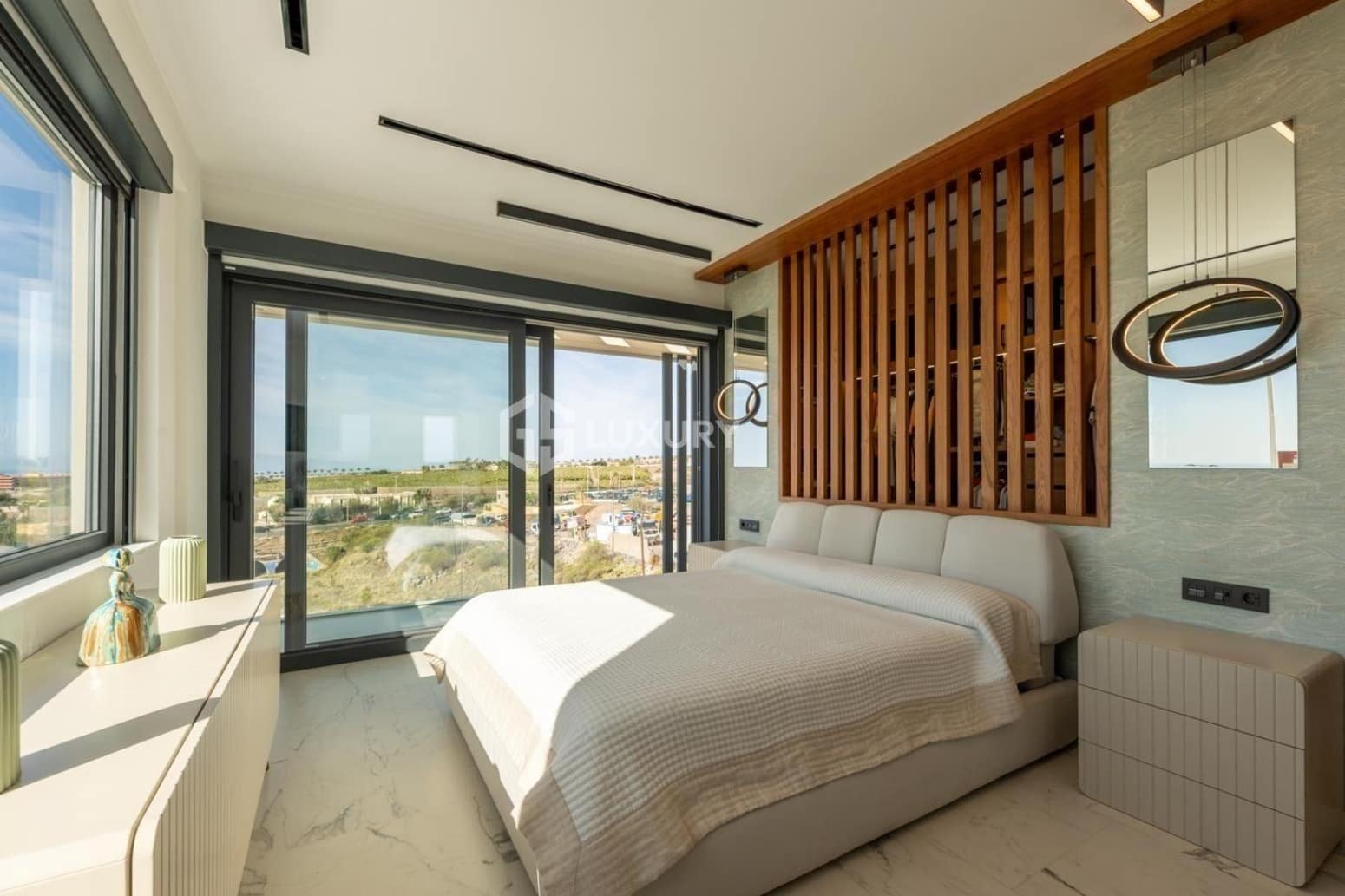 Chalet de 4 habitaciones en Adeje en venta con garaje - 3.500.000 € (Ref: 9676161)