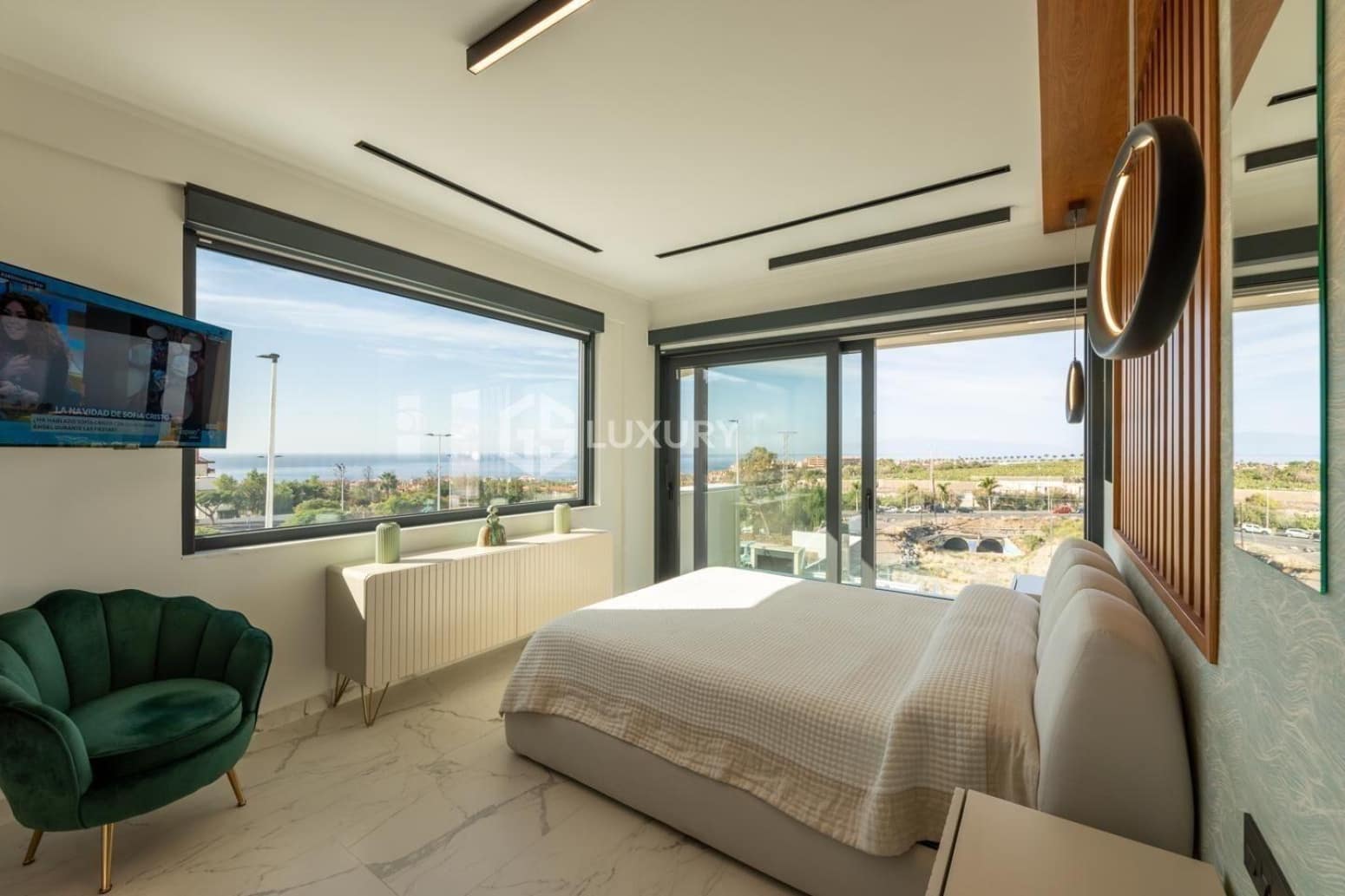 Chalet de 4 habitaciones en Adeje en venta con garaje - 3.500.000 € (Ref: 9676161)