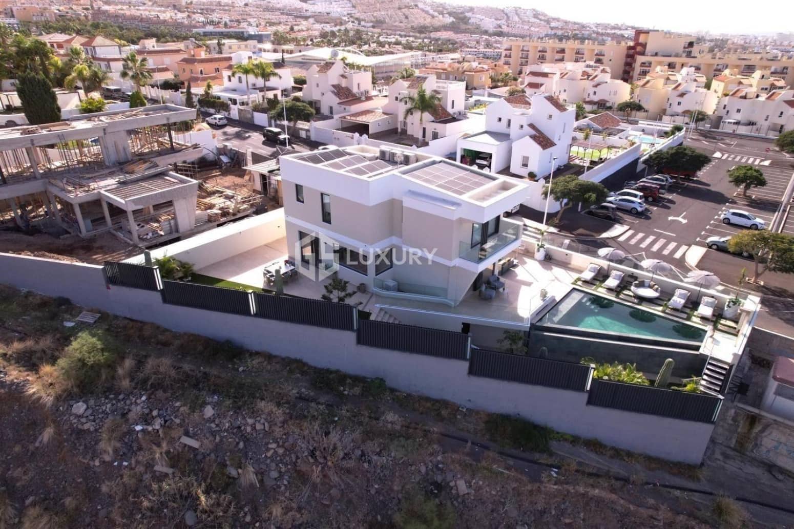 Chalet de 4 habitaciones en Adeje en venta con garaje - 3.500.000 € (Ref: 9676161)