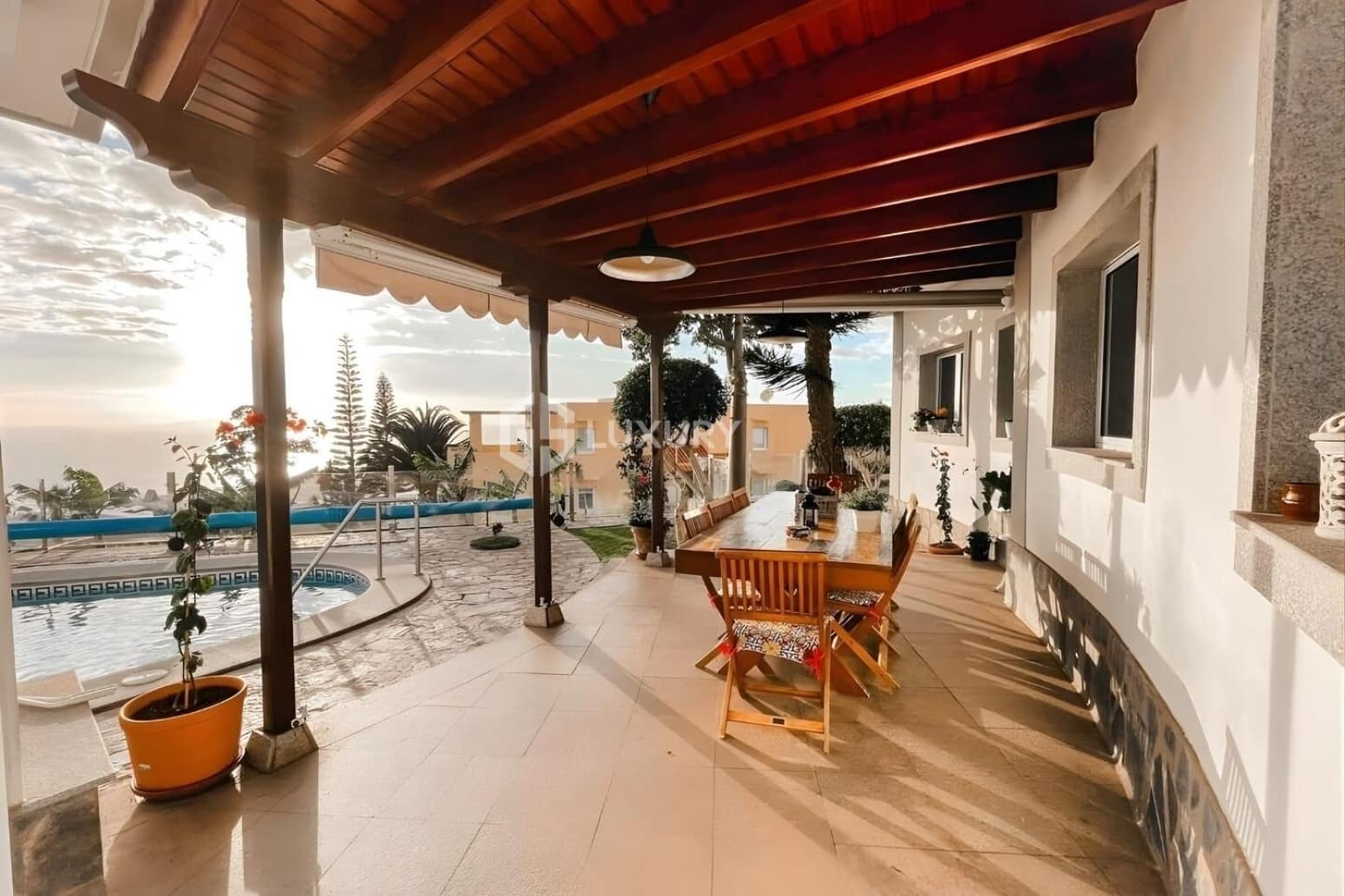 4 bedroom Villa for sale in Adeje with garage - € 1,350,000 (Ref: 9676163)