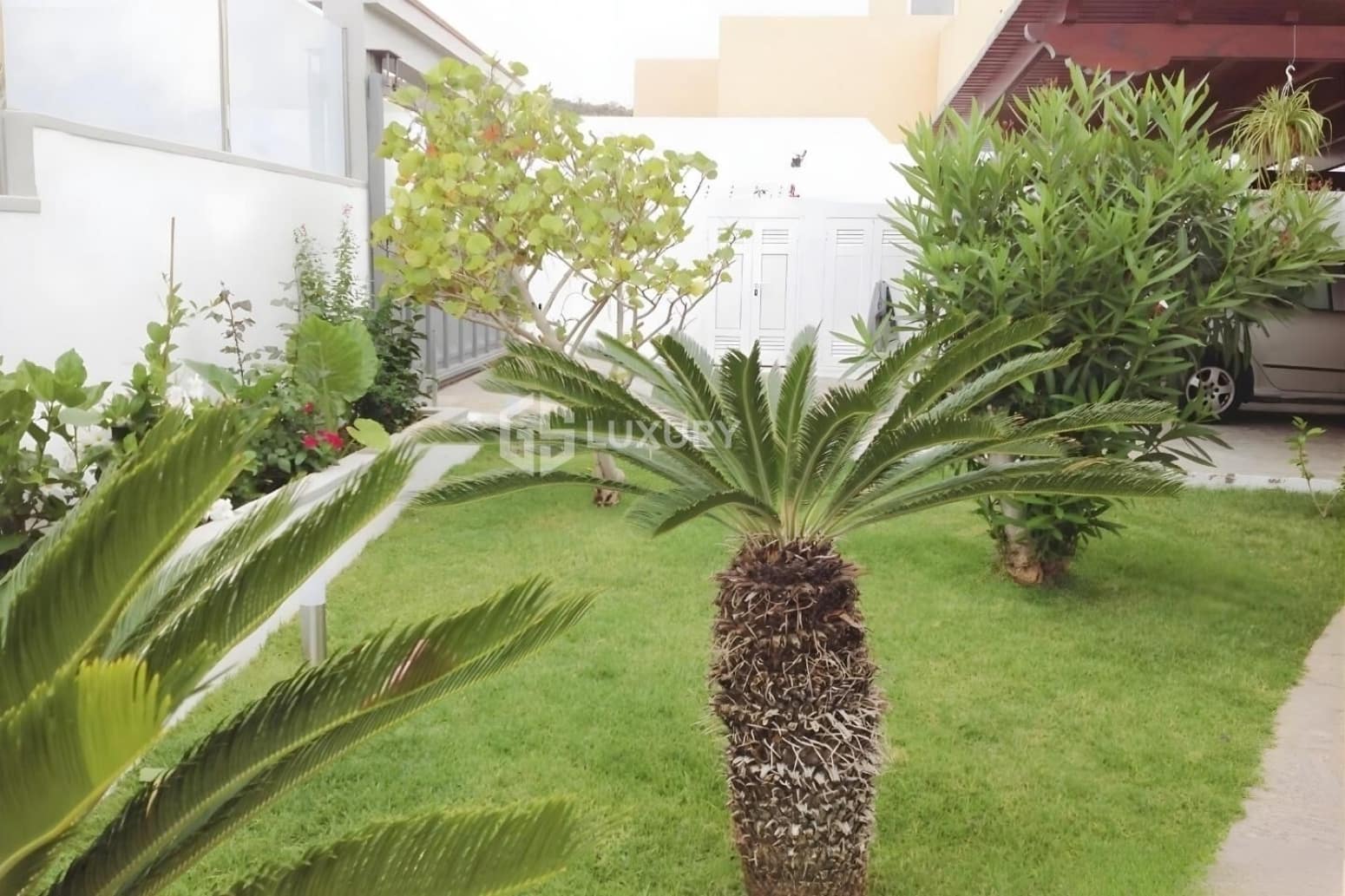 4 bedroom Villa for sale in Adeje with garage - € 1,350,000 (Ref: 9676163)