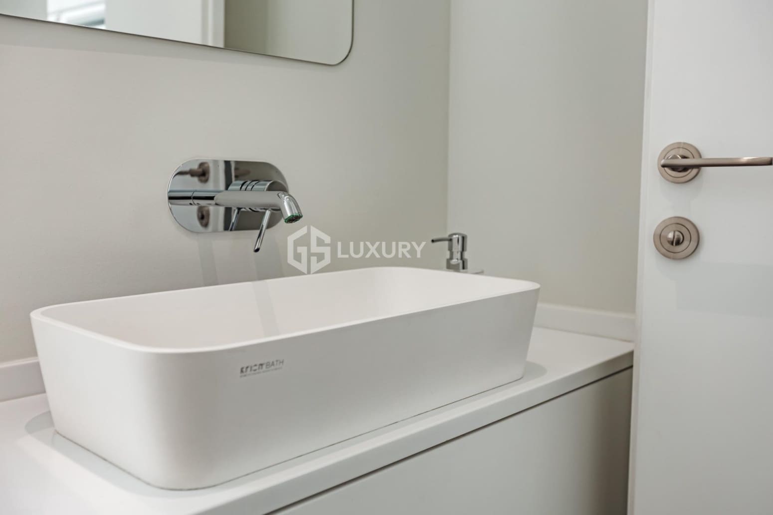 4 makuuhuone Huvila myytävänä paikassa Adeje mukana 
autotalli - 1 490 000 € (Ref: 9676164)