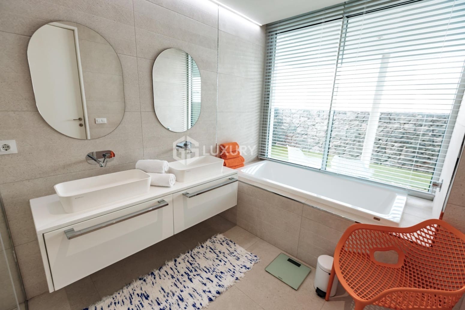 4 makuuhuone Huvila myytävänä paikassa Adeje mukana 
autotalli - 1 490 000 € (Ref: 9676164)