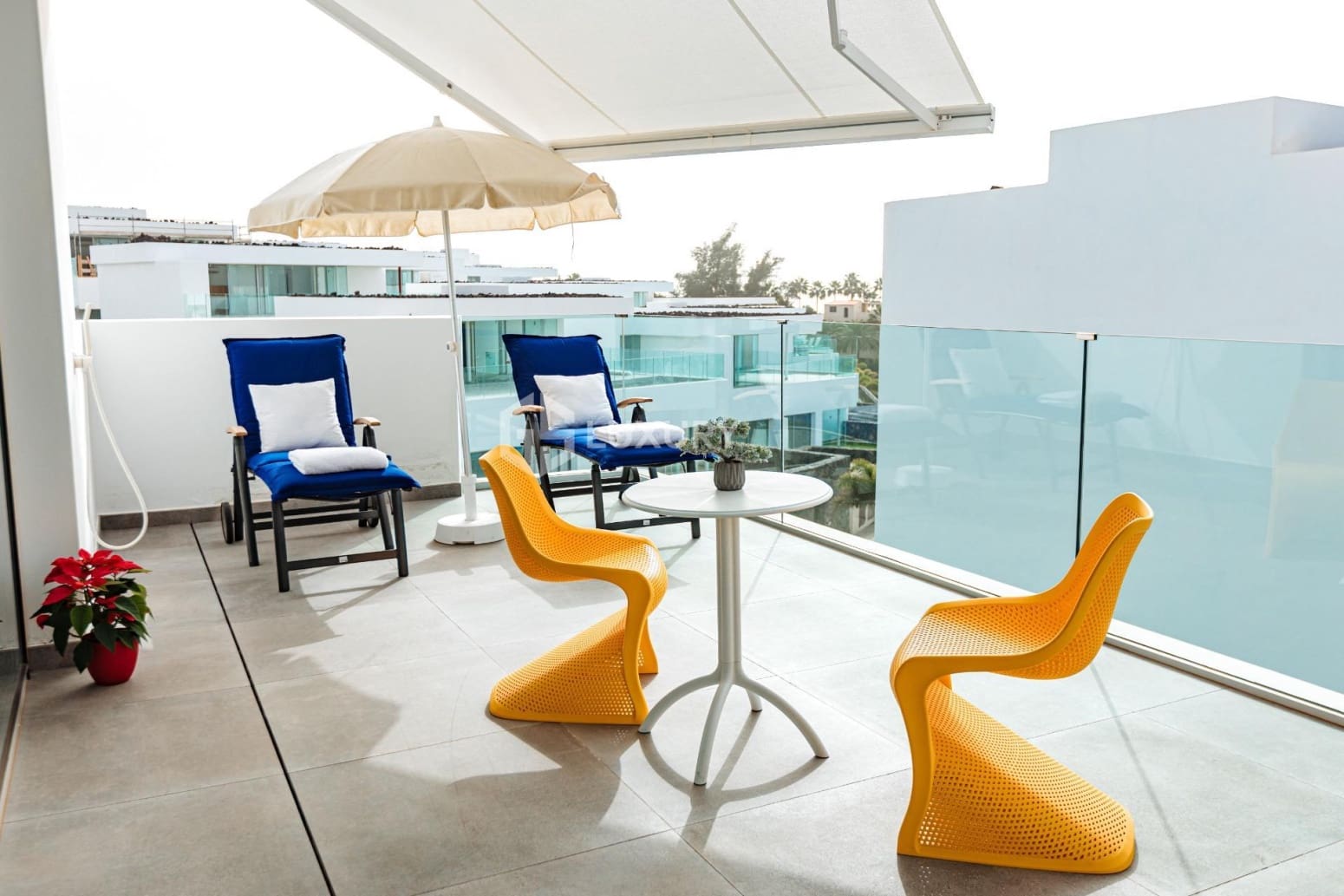 4 makuuhuone Huvila myytävänä paikassa Adeje mukana 
autotalli - 1 490 000 € (Ref: 9676164)