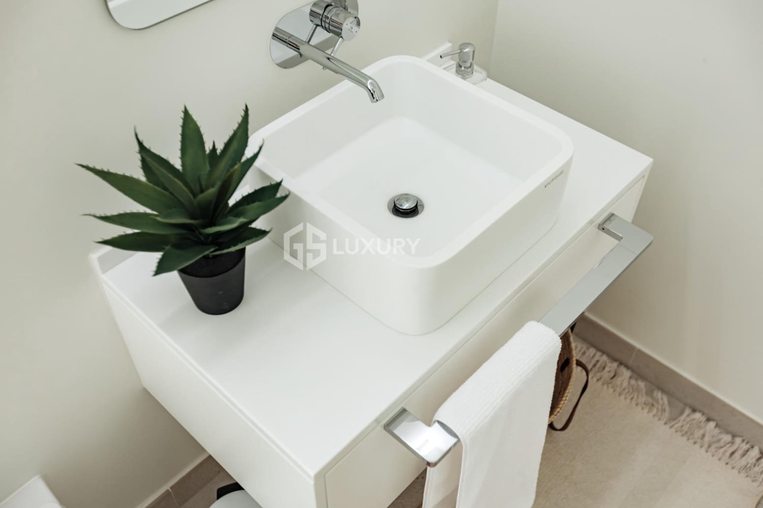 4 makuuhuone Huvila myytävänä paikassa Adeje mukana 
autotalli - 1 490 000 € (Ref: 9676164)