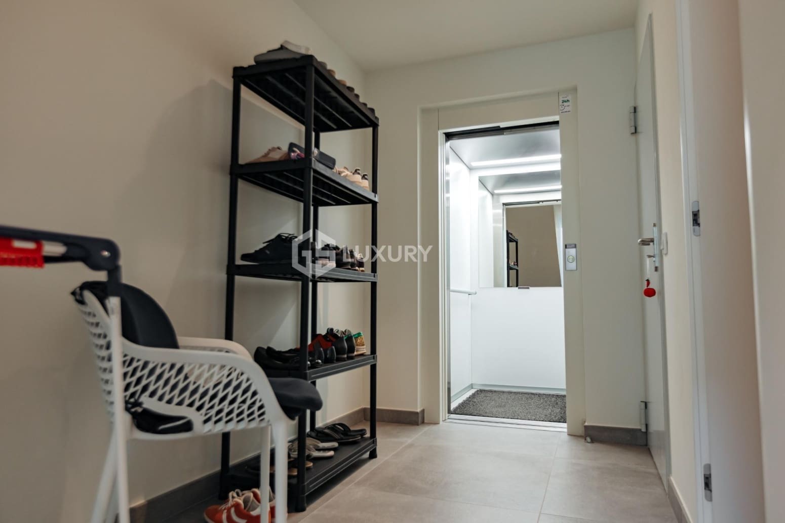 4 makuuhuone Huvila myytävänä paikassa Adeje mukana 
autotalli - 1 490 000 € (Ref: 9676164)