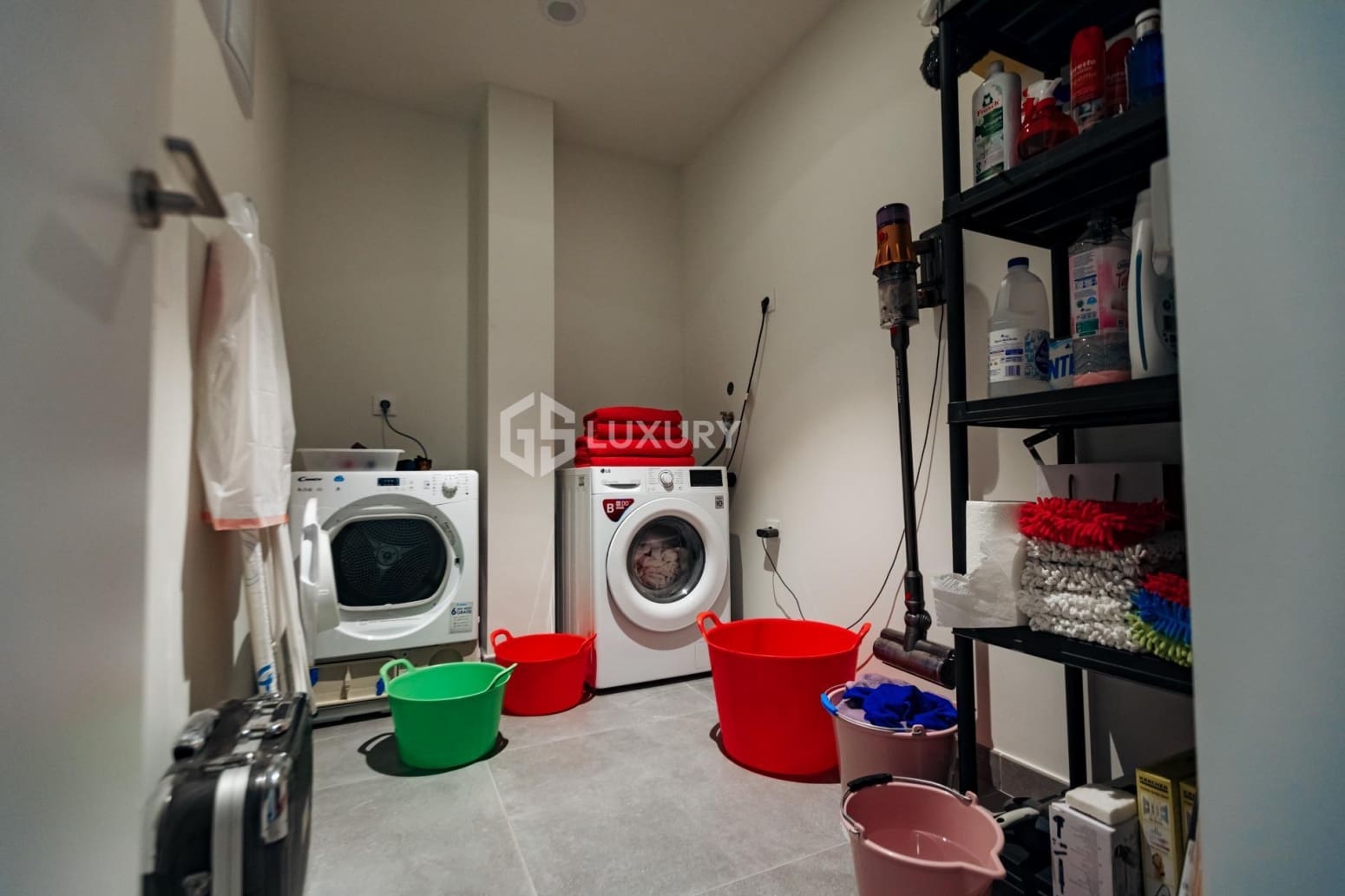 4 makuuhuone Huvila myytävänä paikassa Adeje mukana 
autotalli - 1 490 000 € (Ref: 9676164)