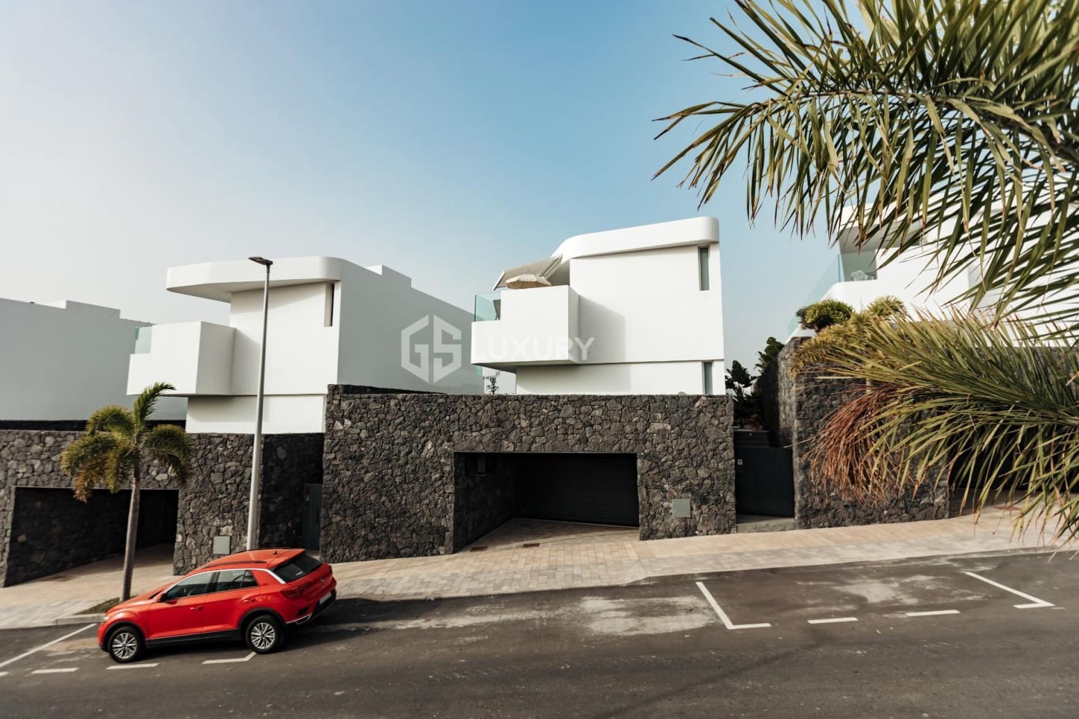 4 makuuhuone Huvila myytävänä paikassa Adeje mukana 
autotalli - 1 490 000 € (Ref: 9676164)