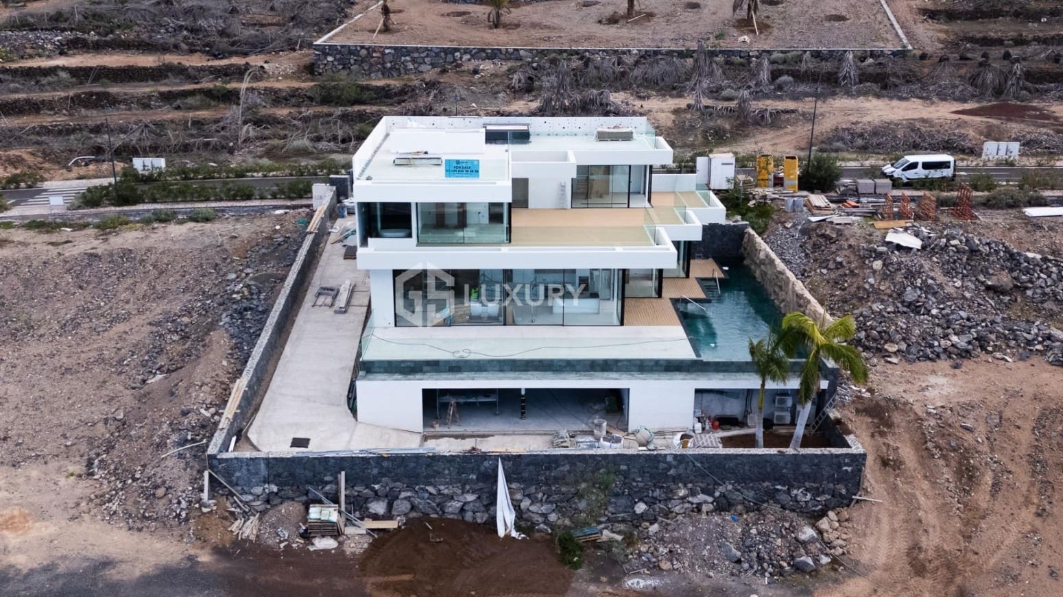 4 bedroom Villa for sale in Guia de Isora with garage - € 6,900,000 (Ref: 9676165)
