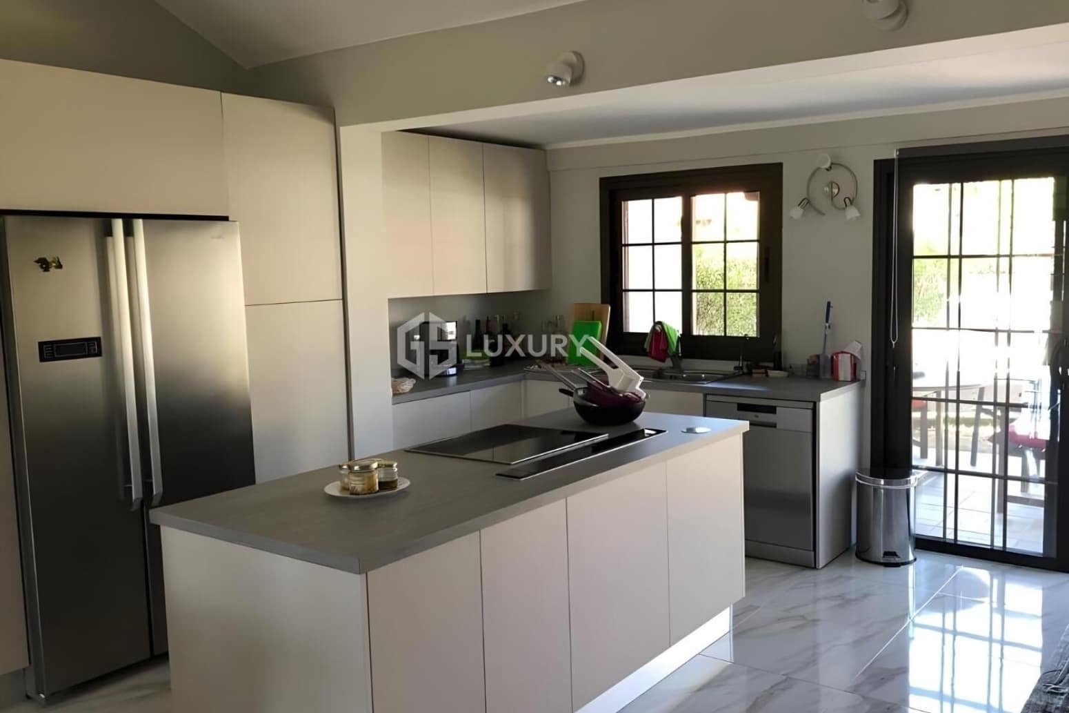 Chalet de 3 habitaciones en San Miguel de Abona en venta con garaje - 699.000 € (Ref: 9676168)