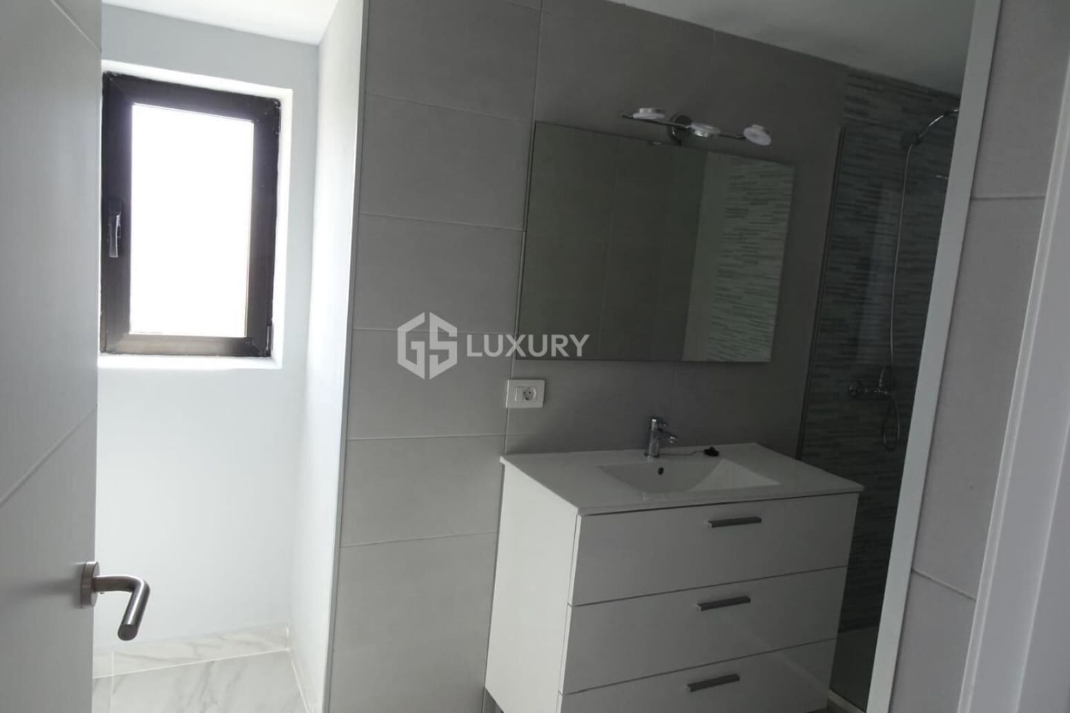 Chalet de 3 habitaciones en San Miguel de Abona en venta con garaje - 699.000 € (Ref: 9676168)