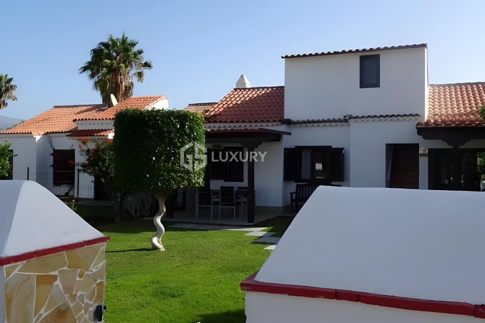 Chalet de 3 habitaciones en San Miguel de Abona en venta con garaje - 699.000 € (Ref: 9676168)