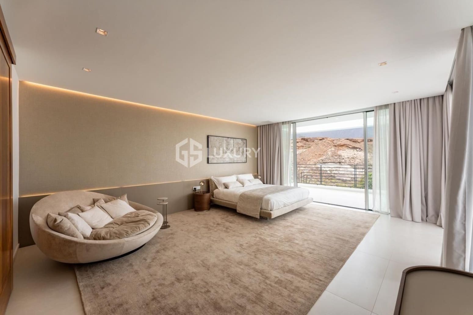 5 makuuhuone Huvila myytävänä paikassa Adeje mukana 
autotalli - 6 150 000 € (Ref: 9676177)