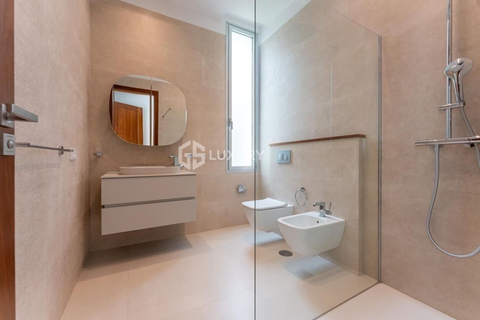 5 makuuhuone Huvila myytävänä paikassa Adeje mukana 
autotalli - 6 150 000 € (Ref: 9676177)