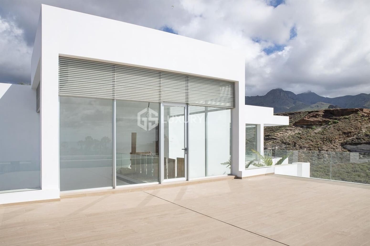 5 makuuhuone Huvila myytävänä paikassa Adeje mukana 
autotalli - 6 150 000 € (Ref: 9676177)