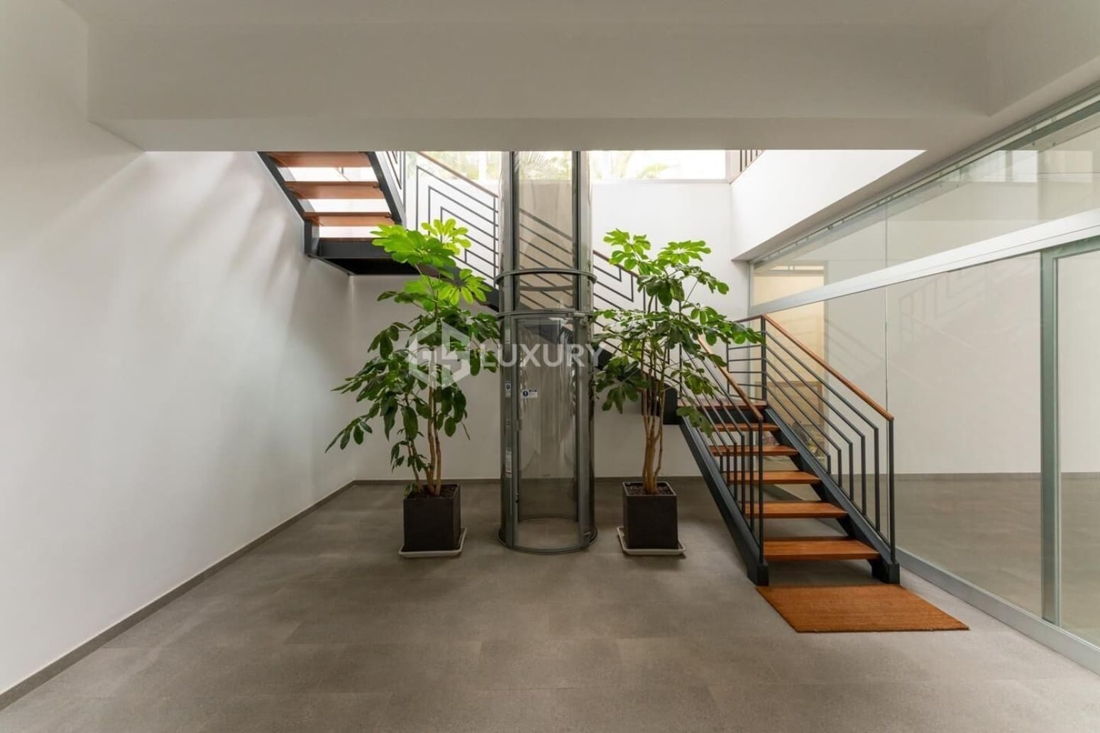 5 makuuhuone Huvila myytävänä paikassa Adeje mukana 
autotalli - 6 150 000 € (Ref: 9676177)