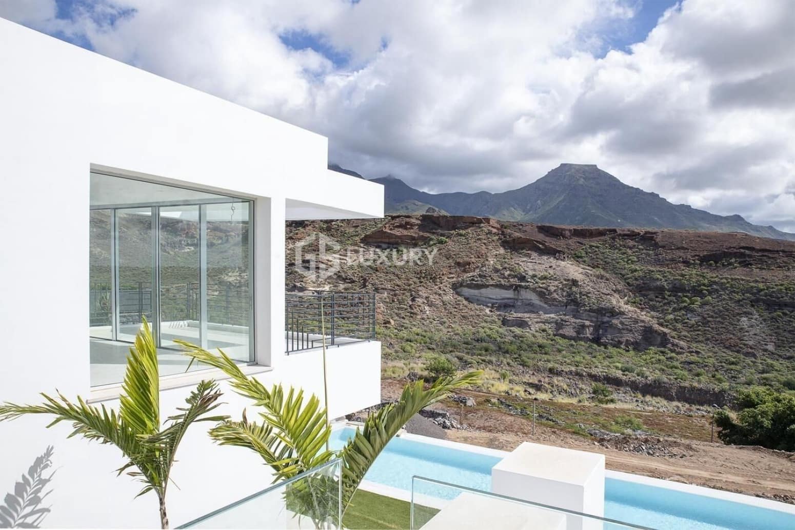 5 makuuhuone Huvila myytävänä paikassa Adeje mukana 
autotalli - 6 150 000 € (Ref: 9676177)