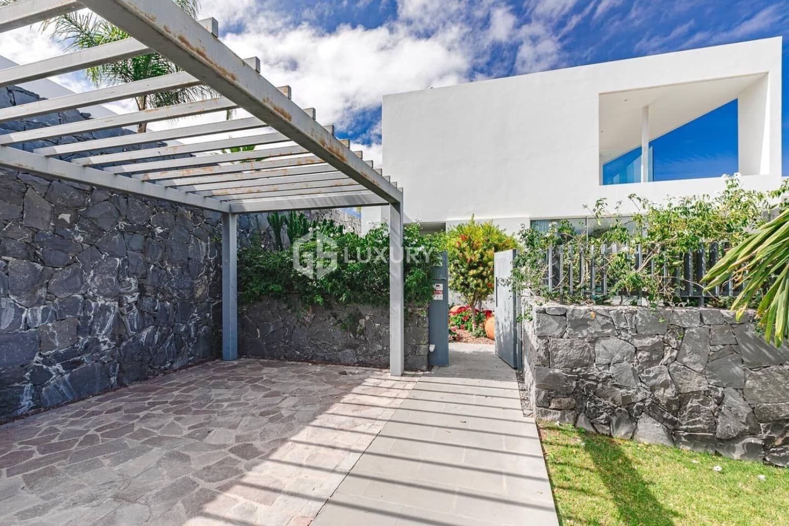 3 sypialnia Willa na sprzedaż w Guia de Isora z garażem - 1 699 000 € (Ref: 9676178)