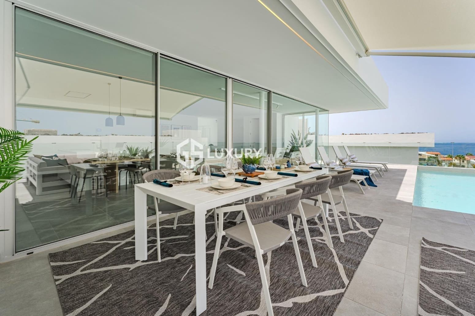 3 bedroom Villa for sale in Adeje with garage - € 1,749,000 (Ref: 9676194)