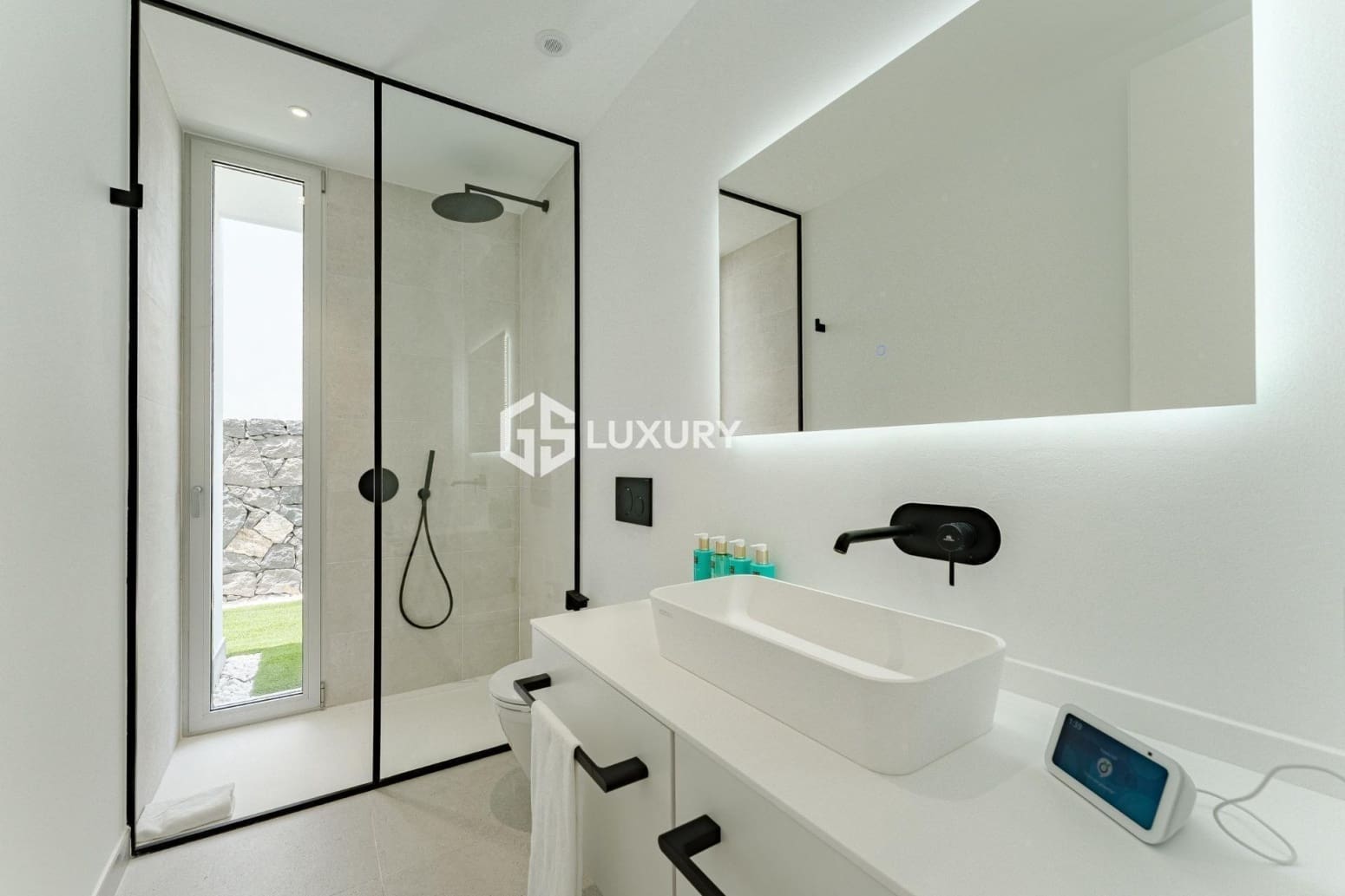 3 bedroom Villa for sale in Adeje with garage - € 1,749,000 (Ref: 9676194)