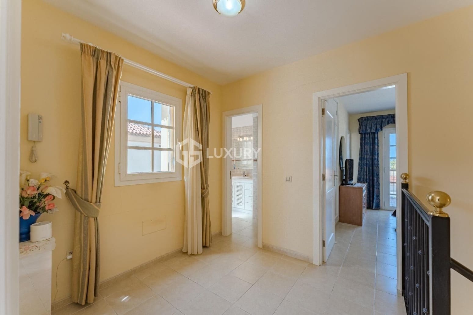 3 quarto Moradia para venda em Adeje com garagem - 1 100 000 € (Ref: 9676197)