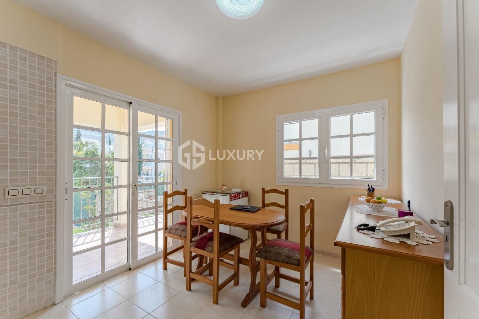 3 quarto Moradia para venda em Adeje com garagem - 1 100 000 € (Ref: 9676197)