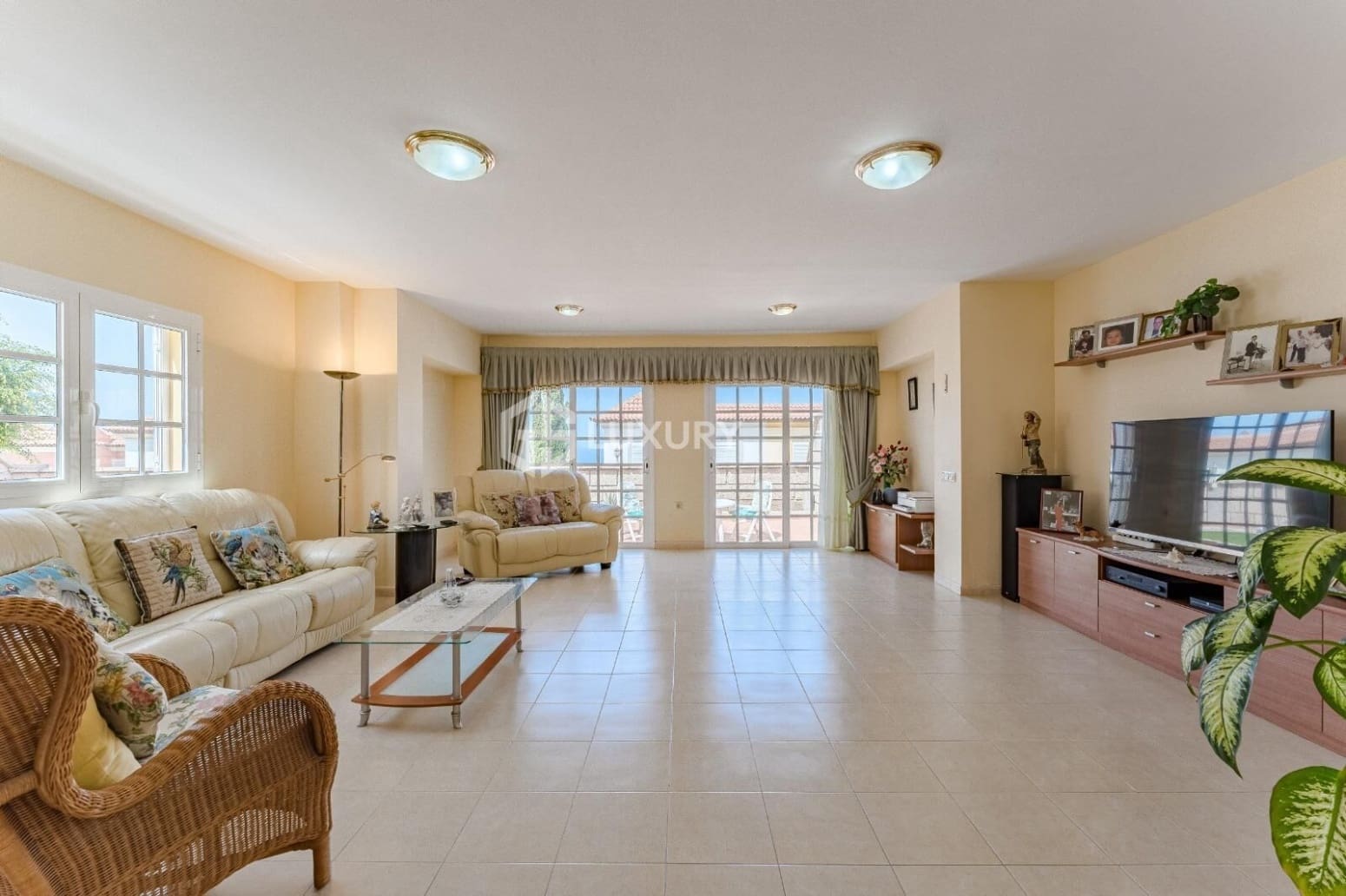 3 quarto Moradia para venda em Adeje com garagem - 1 100 000 € (Ref: 9676197)