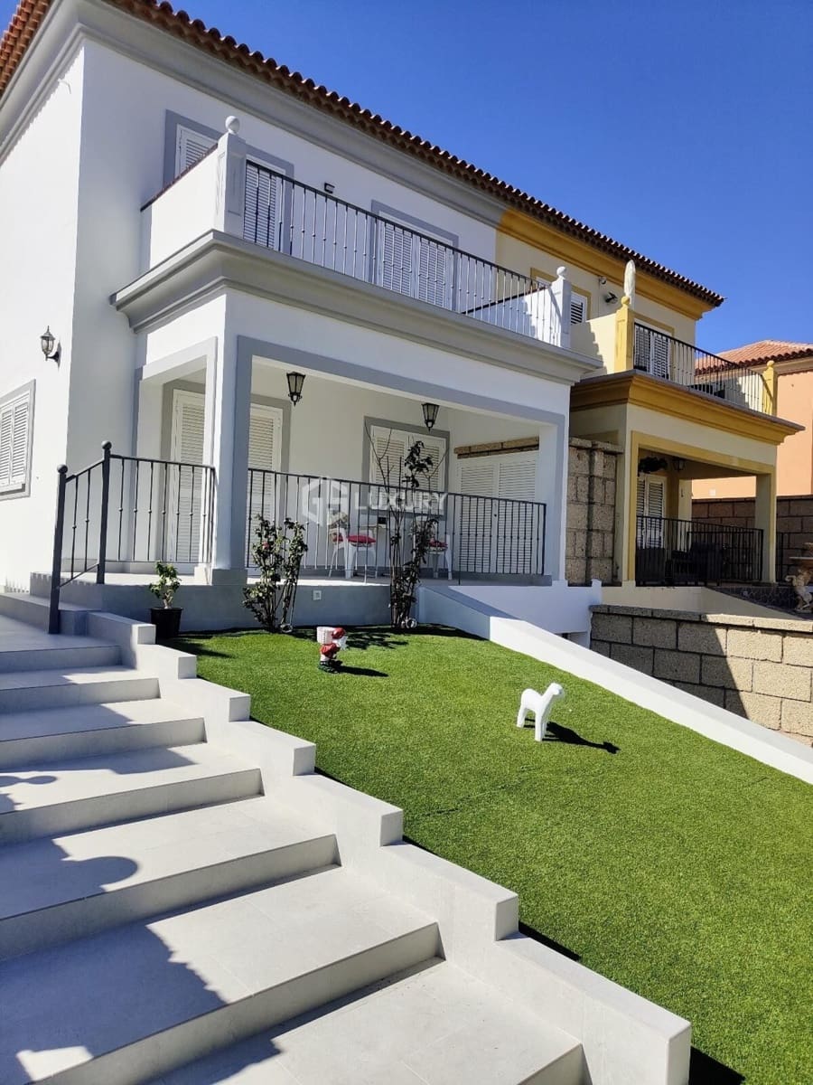 3 quarto Moradia para venda em Adeje com garagem - 1 100 000 € (Ref: 9676197)