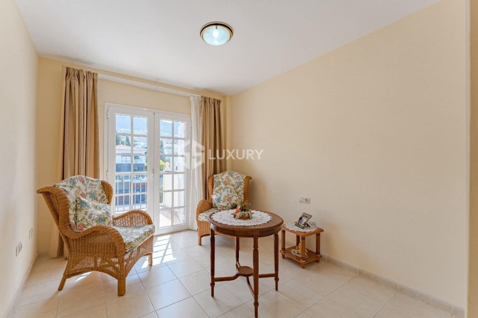 3 quarto Moradia para venda em Adeje com garagem - 1 100 000 € (Ref: 9676197)