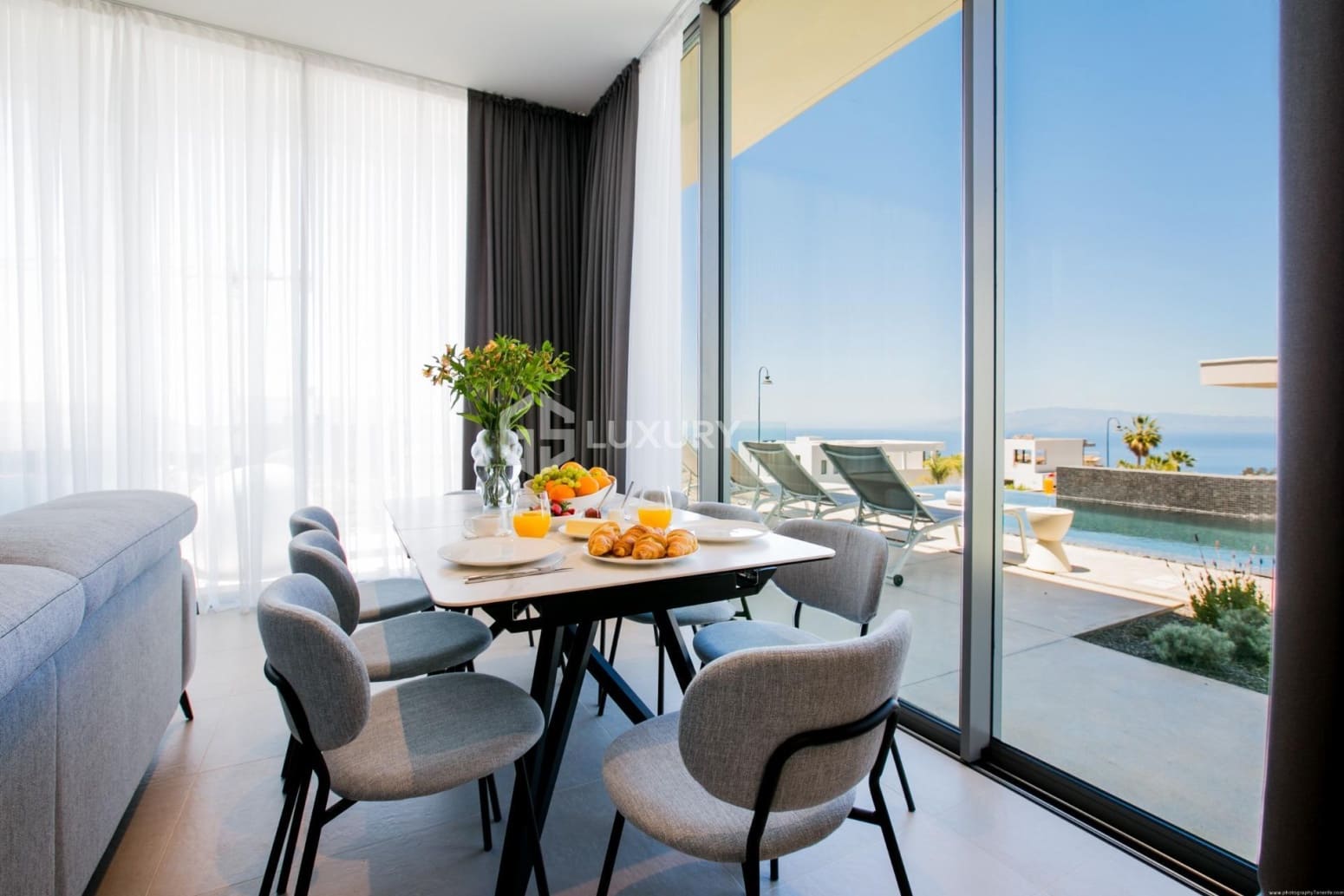 3 Zimmer Villa zu verkaufen in Guia de Isora mit Garage - 1.830.000 € (Ref: 9676546)