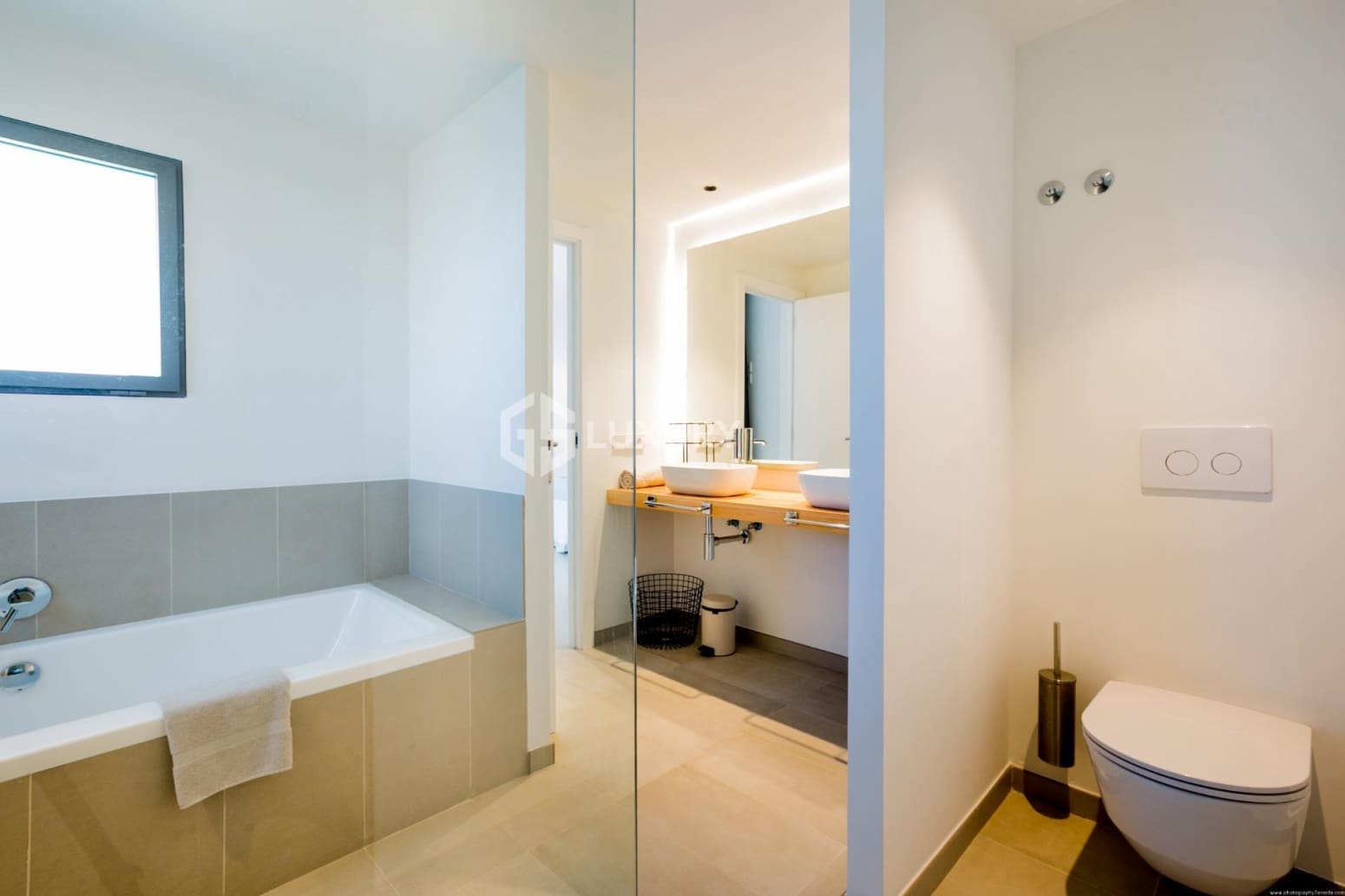 3 Zimmer Villa zu verkaufen in Guia de Isora mit Garage - 1.830.000 € (Ref: 9676546)