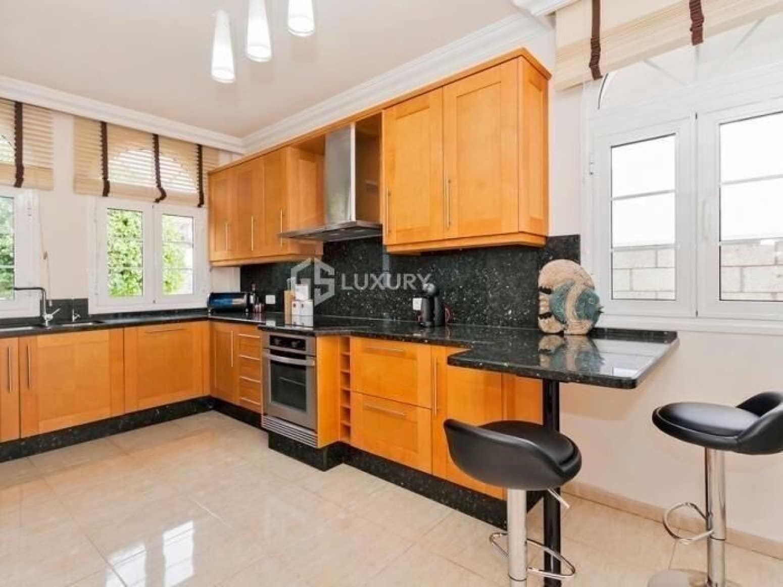 4 slaapkamer Villa te koop in Adeje met garage - € 2.150.000 (Ref: 9687578)