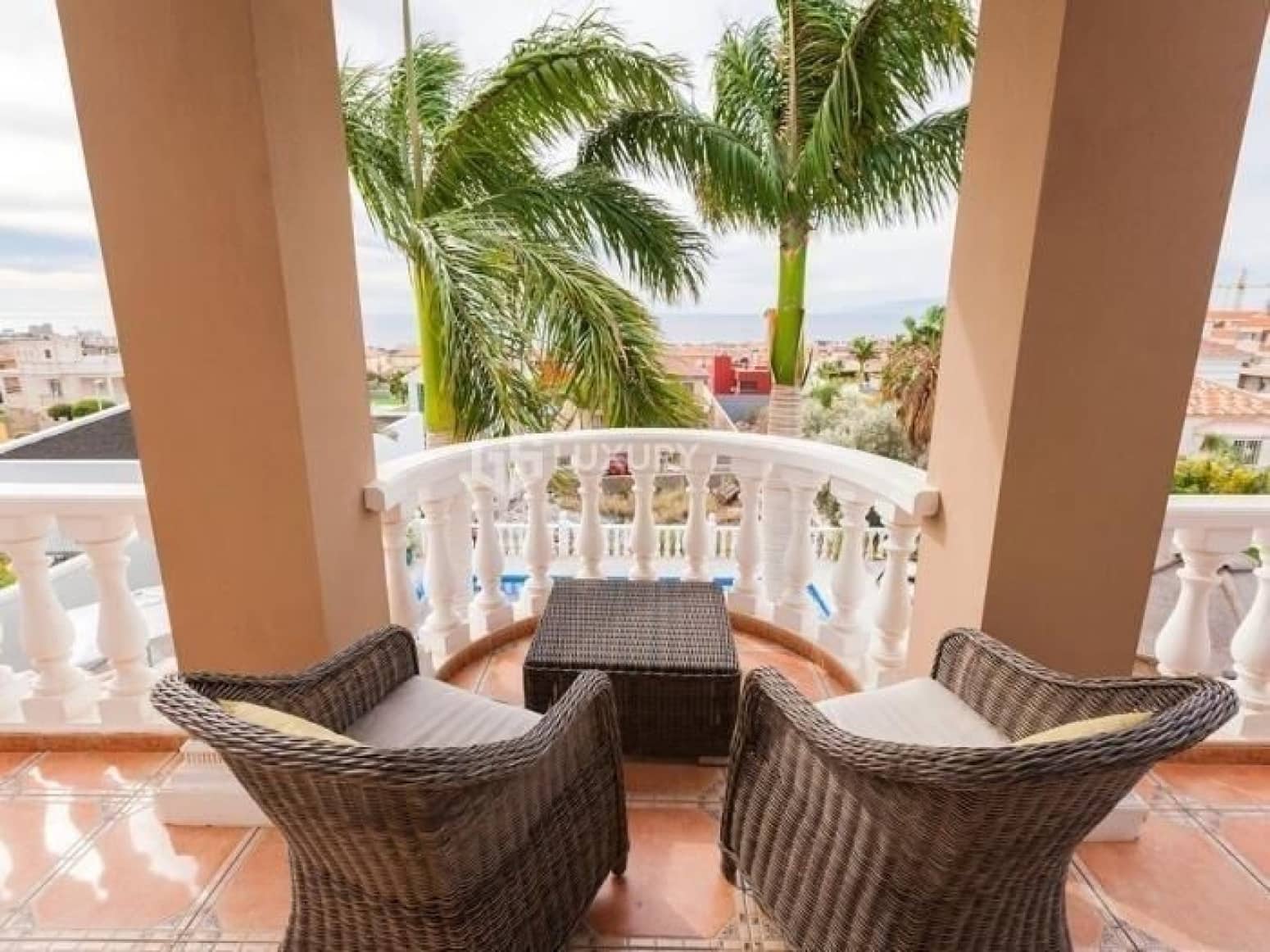 4 slaapkamer Villa te koop in Adeje met garage - € 2.150.000 (Ref: 9687578)