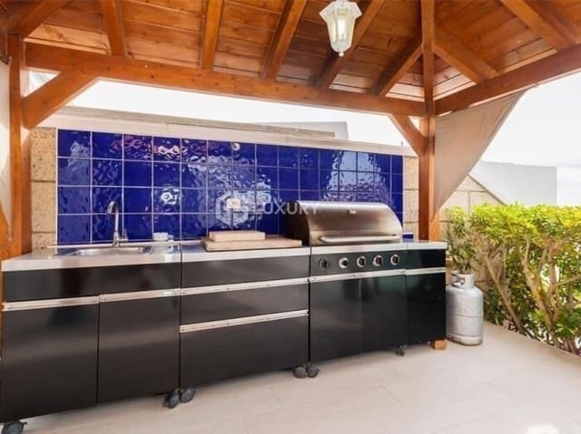 4 slaapkamer Villa te koop in Playa de Fañabé Alto, Adeje met garage - € 2.150.000 (Ref: 9687578)